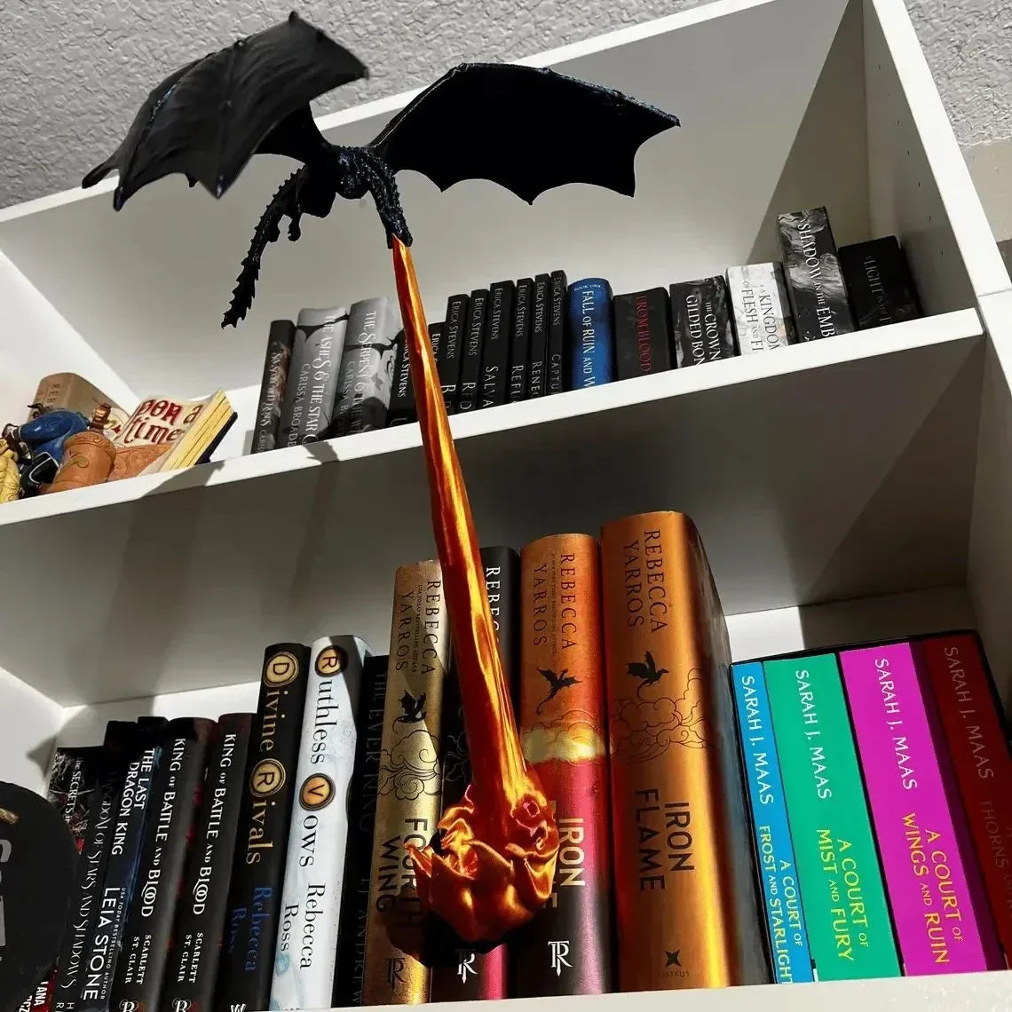 Dragon Flame Book Nook – Fantasy Bookshelf Decoration
