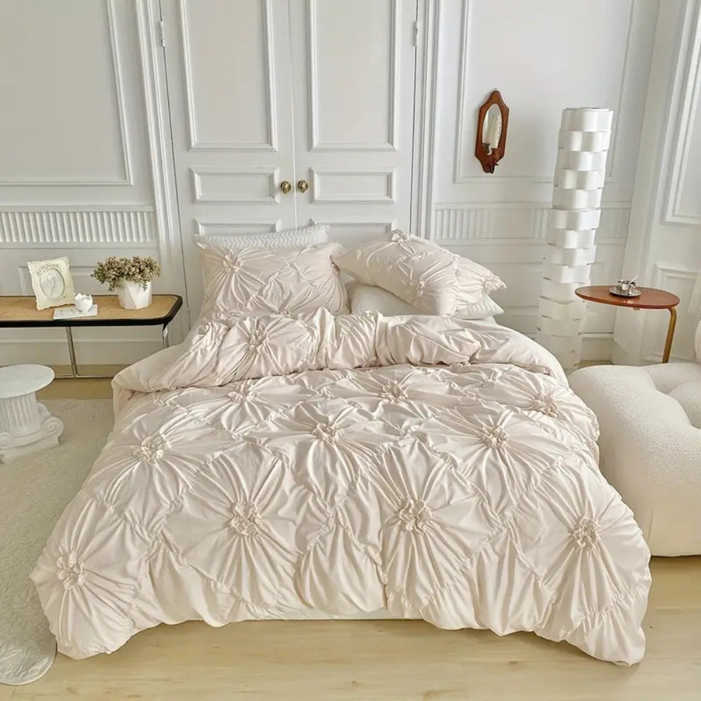 Stylish Quilts Bedding Set with Floral Touch