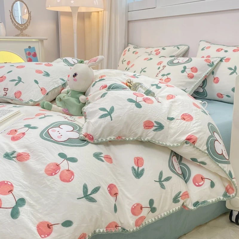 Floral Print Bedding Set Blossom and Berry Pattern