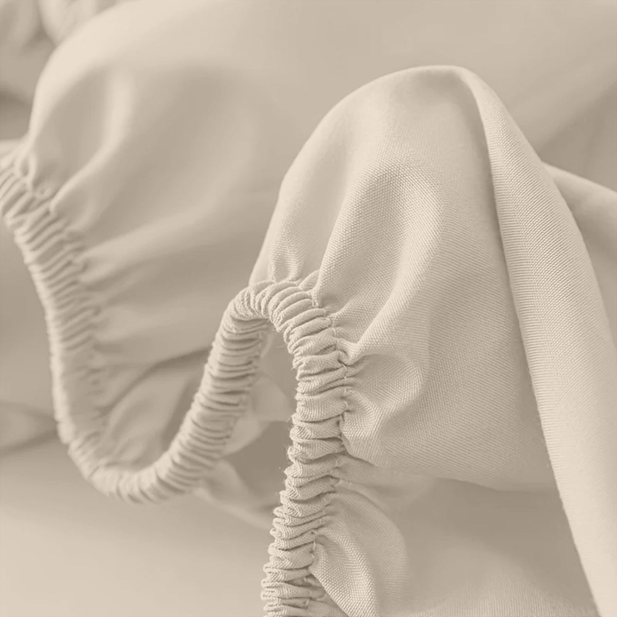 Extra Deep Fitted Bed Sheet – Wrinkle-Resistant All Season Bedding
