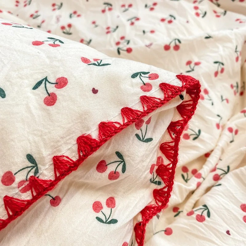 Floral Print Bedding Set Blossom and Berry Pattern