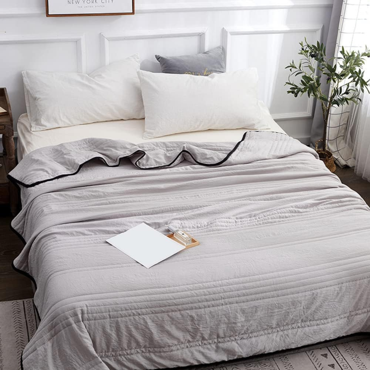 Temperature-Regulating Cooling Sleep Blanket