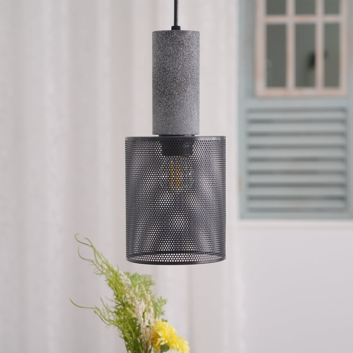 Minimalist Industrial Cylindrical Design Pendant Light
