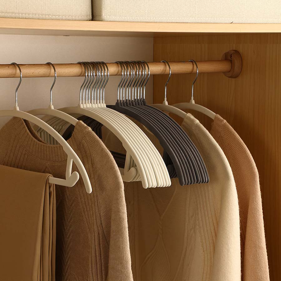 Slim Non Slip Clothes Hangers Space Efficient Closet Storage