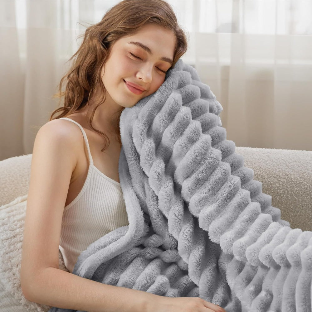 Luxury Ribbed Throw Blanket Soft Four‑Season Home Comfort