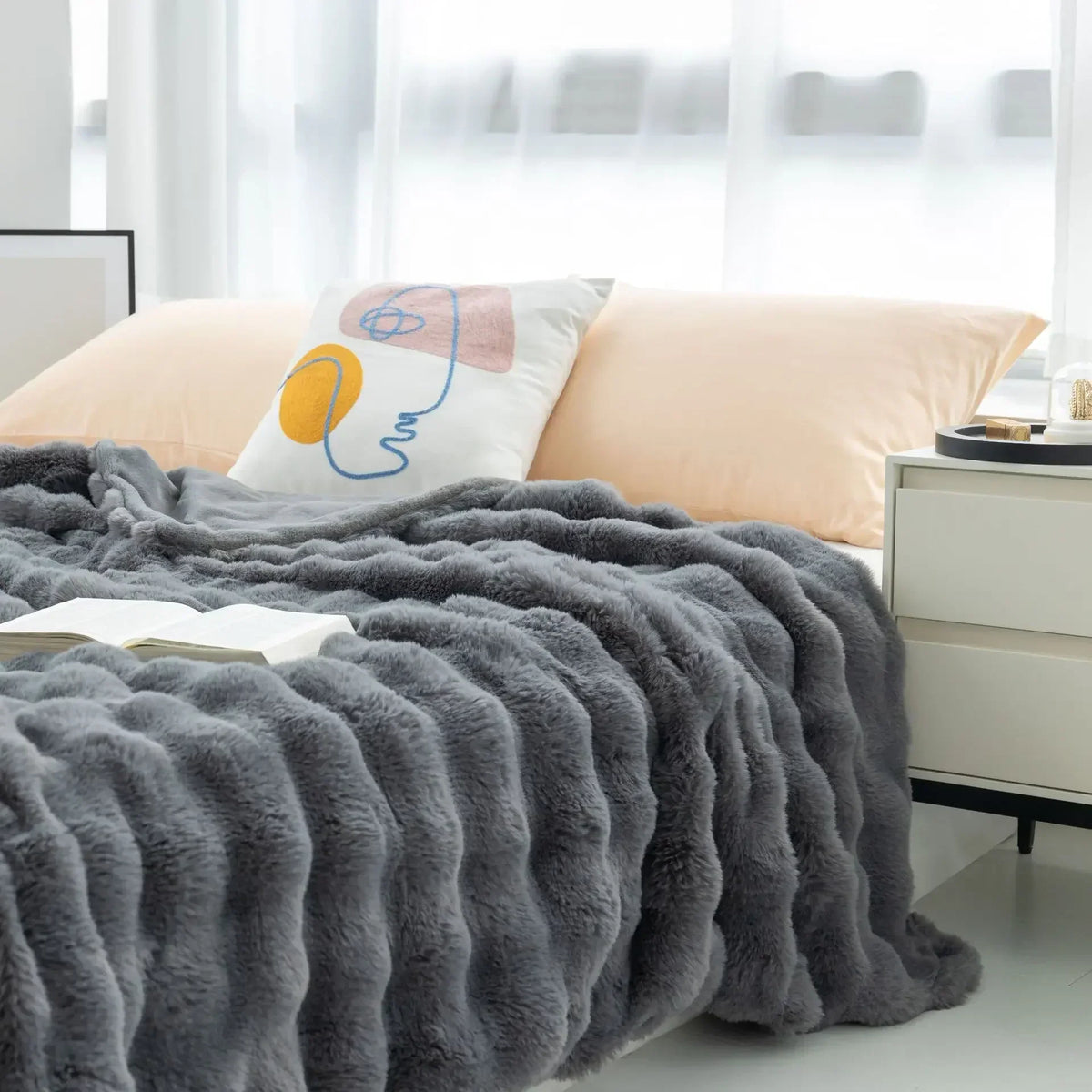 Reversible Cozy Throw Blanket Textured Home Accent for All Seasons