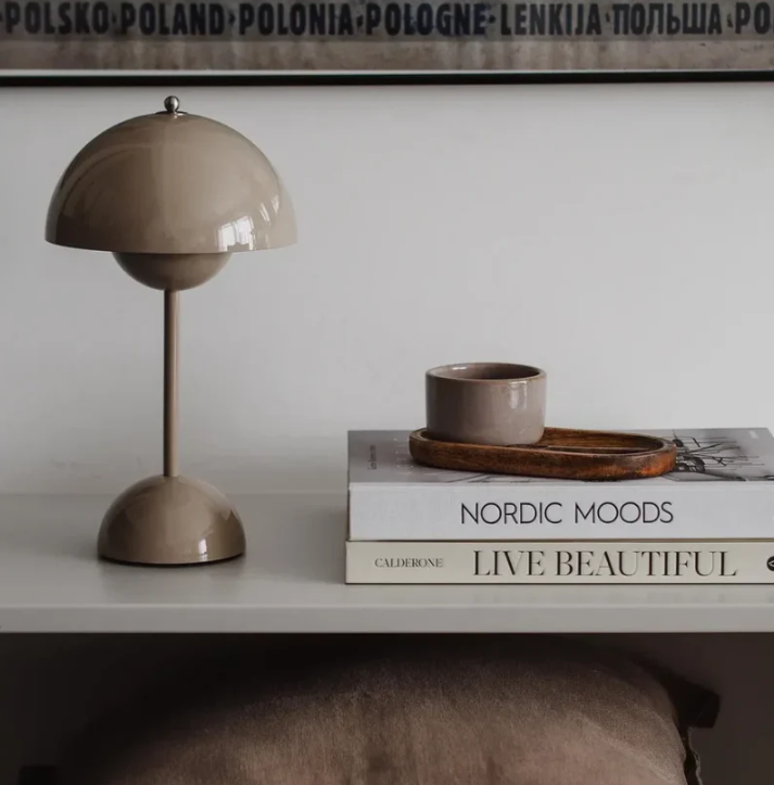 Modern Touch Table Lamp USB Powered Lamp with Adjustable Brightness