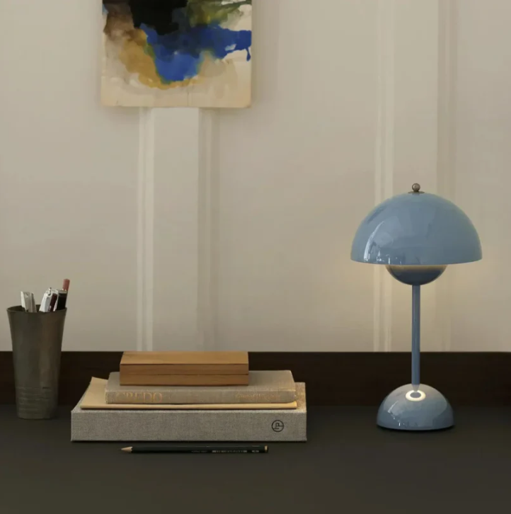 Modern Touch Table Lamp USB Powered Lamp with Adjustable Brightness