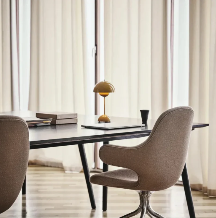 Modern Touch Table Lamp USB Powered Lamp with Adjustable Brightness