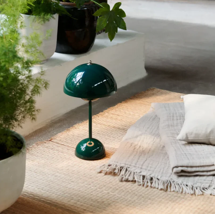 Modern Touch Table Lamp USB Powered Lamp with Adjustable Brightness