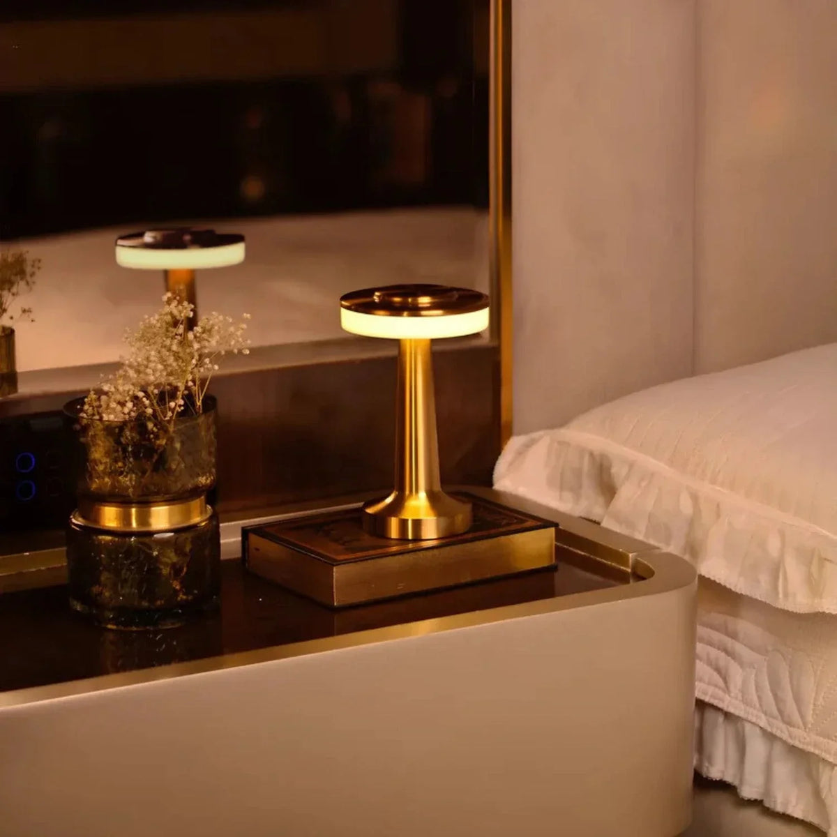 Portable Dimmable Table Lamp Elegant Retro Design