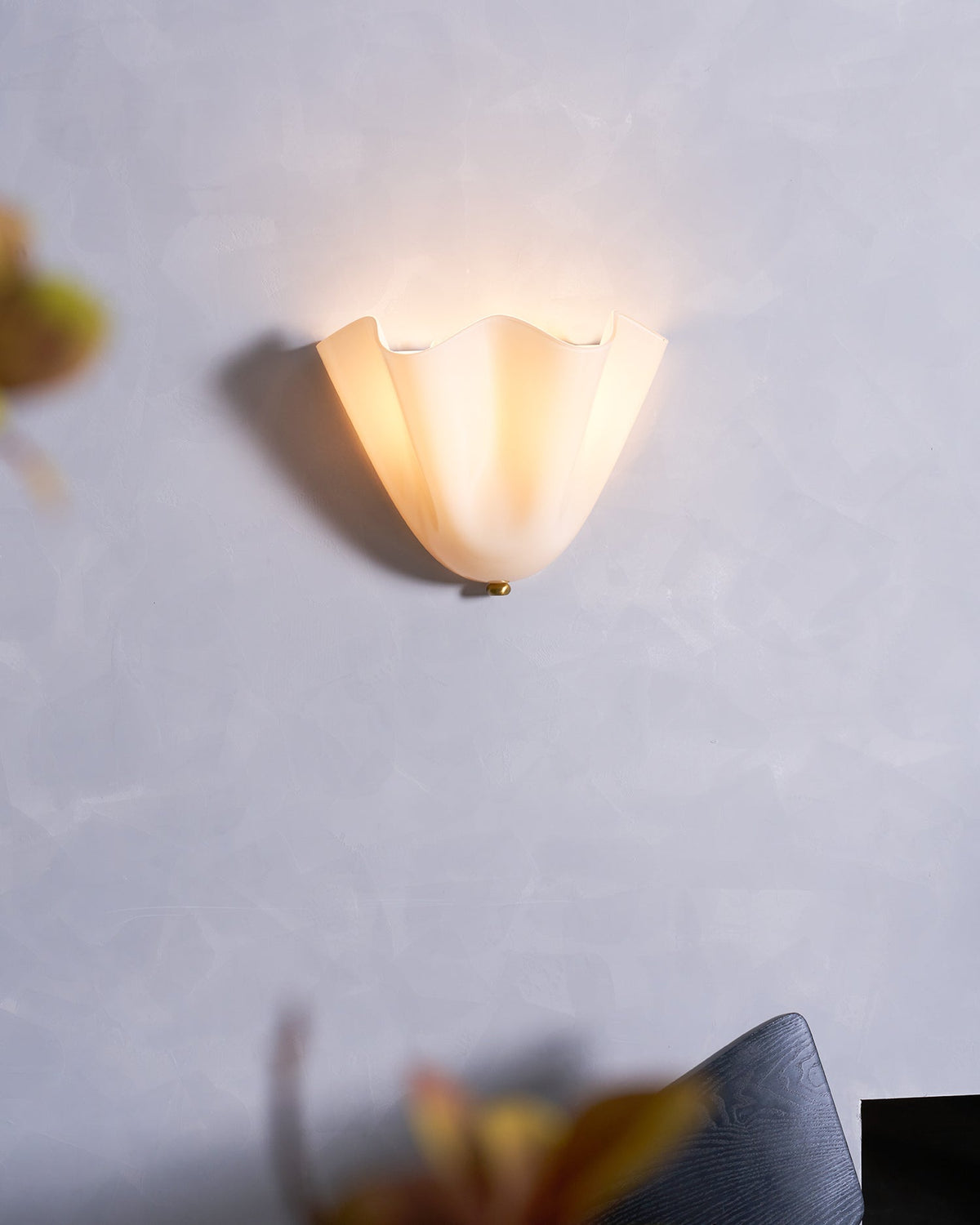 Artistic Wall Lights for Modern & Classic Interiors
