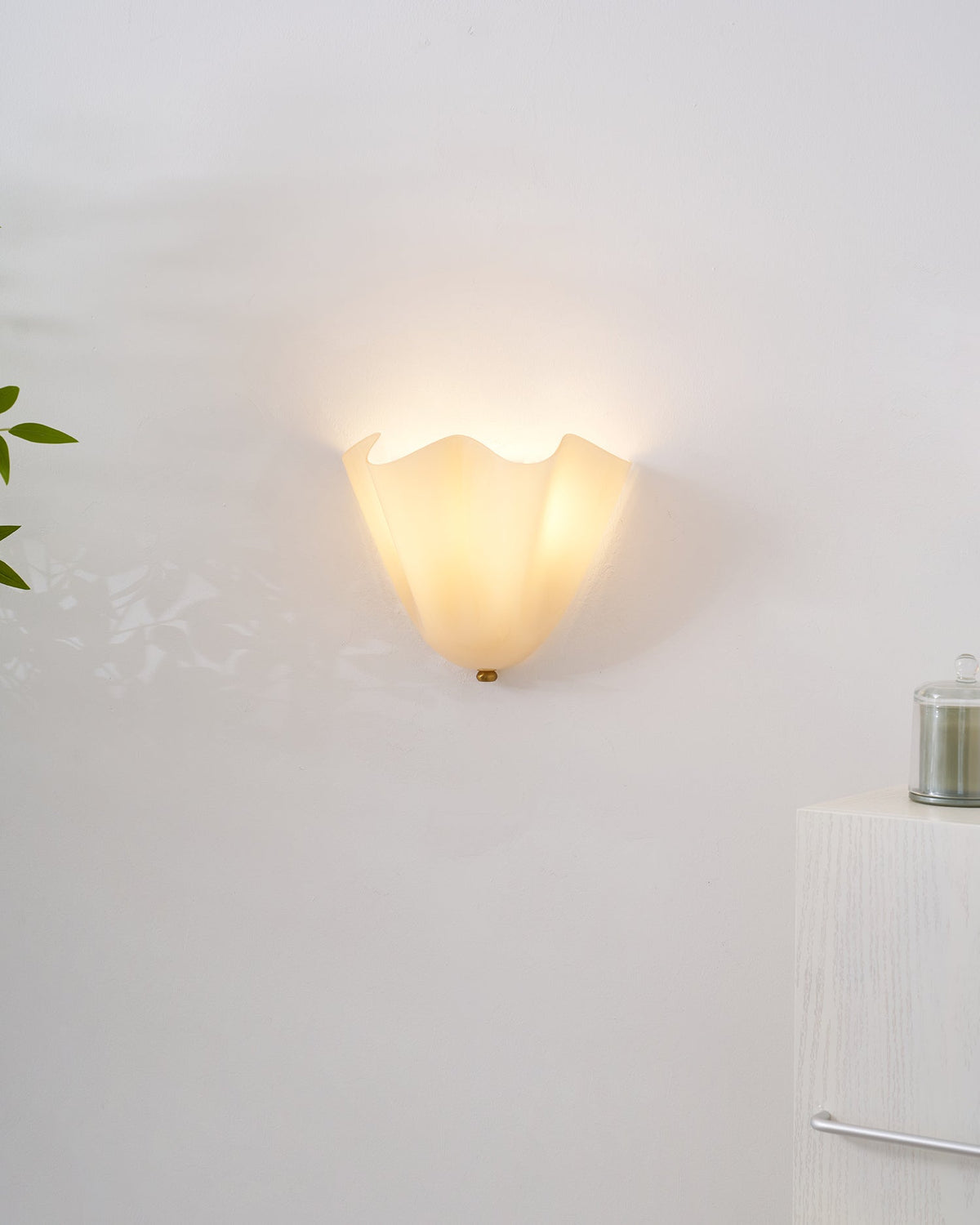 Artistic Wall Lights for Modern & Classic Interiors