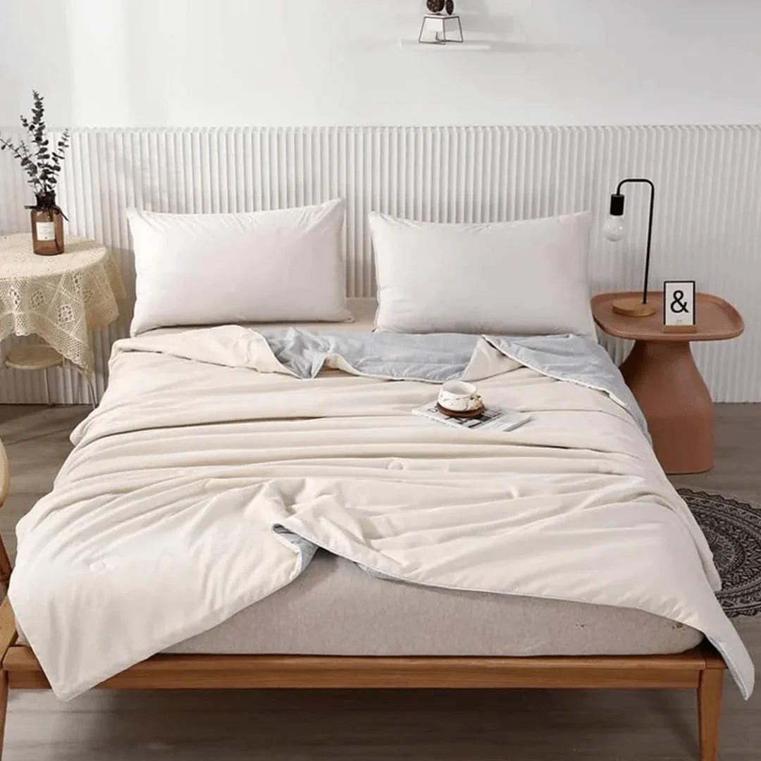 Breathable Cooling Blanket for Hot Sleepers with Quilted Double-Sided Silky Summer Comforter