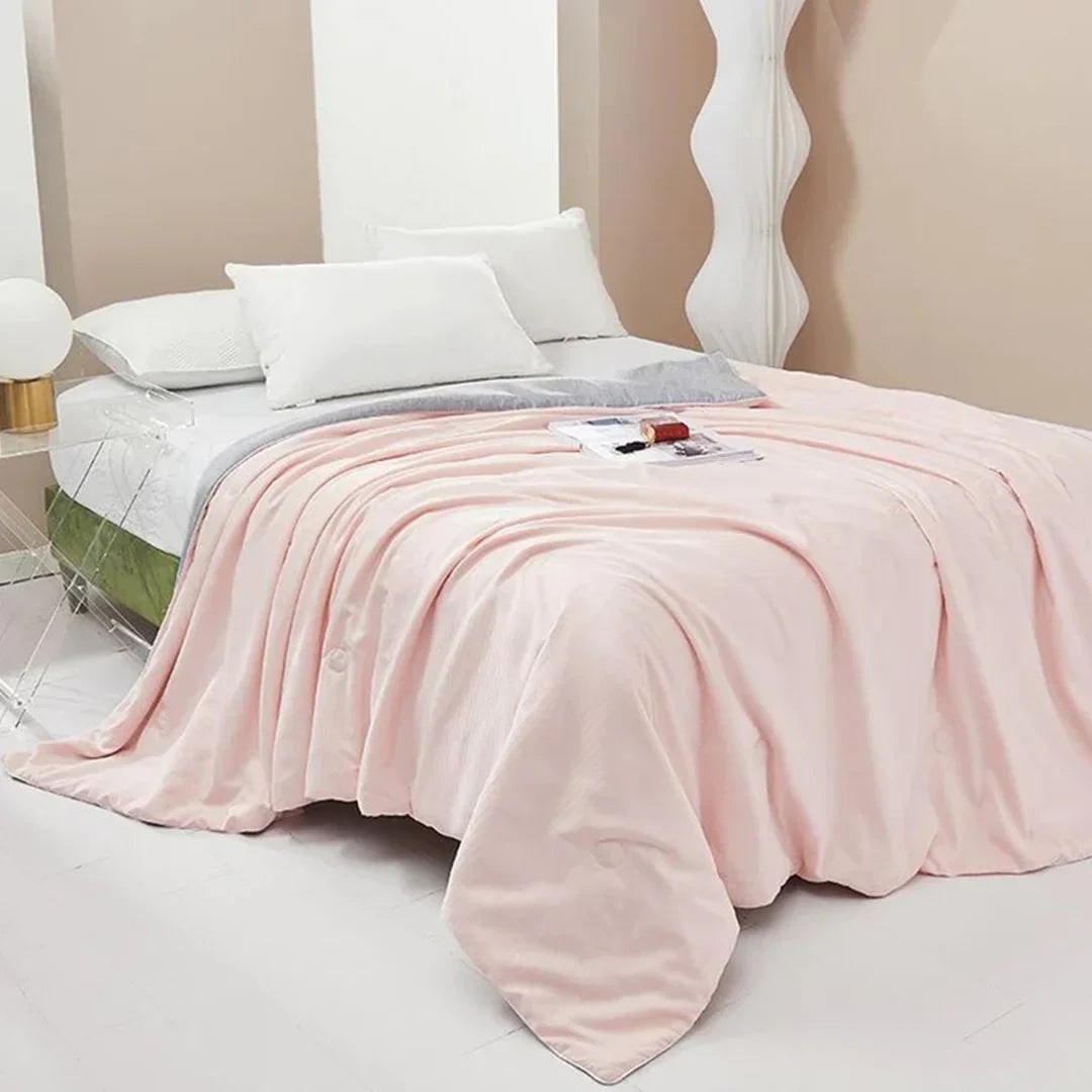 Breathable Cooling Blanket for Hot Sleepers with Quilted Double-Sided Silky Summer Comforter