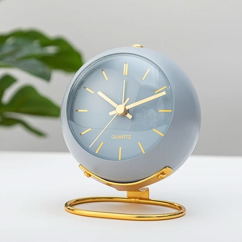 Buzzley – Retro Analog Alarm Clock with Silent Movement