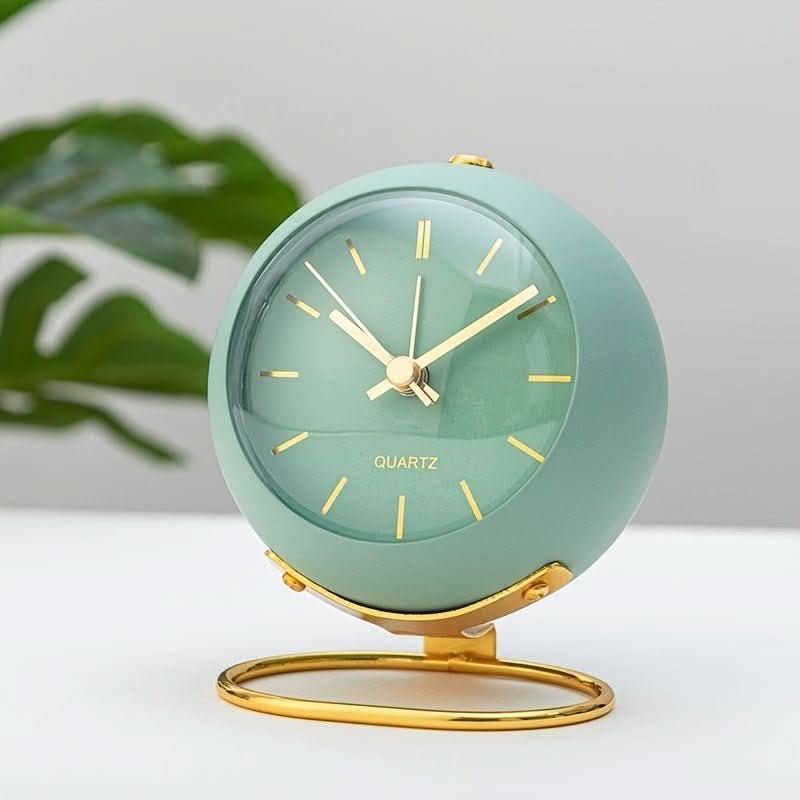 Buzzley – Retro Analog Alarm Clock with Silent Movement