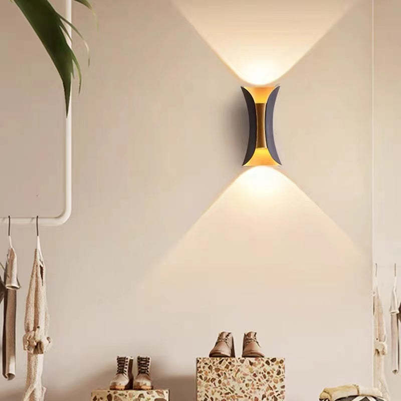 Outdoor LED Wall Light Contemporary Wall Lamp for Exterior Use