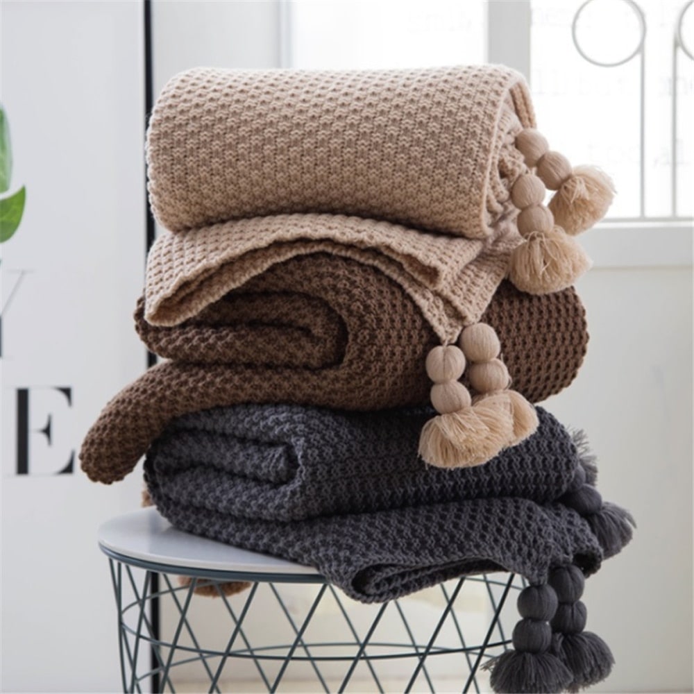 Chunky Knit Throw Blanket with Pom-Pom Tassels for Sofa