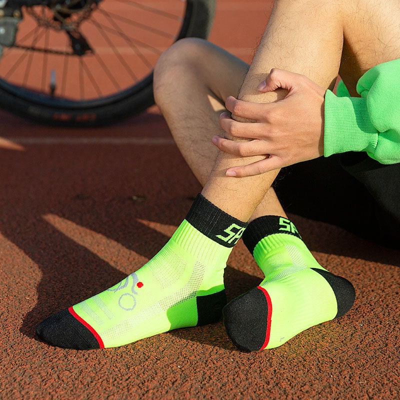 Cycling Socks with Moisture Wicking and Athletic Compression Reinforced Heel Toe Mid-Calf Running