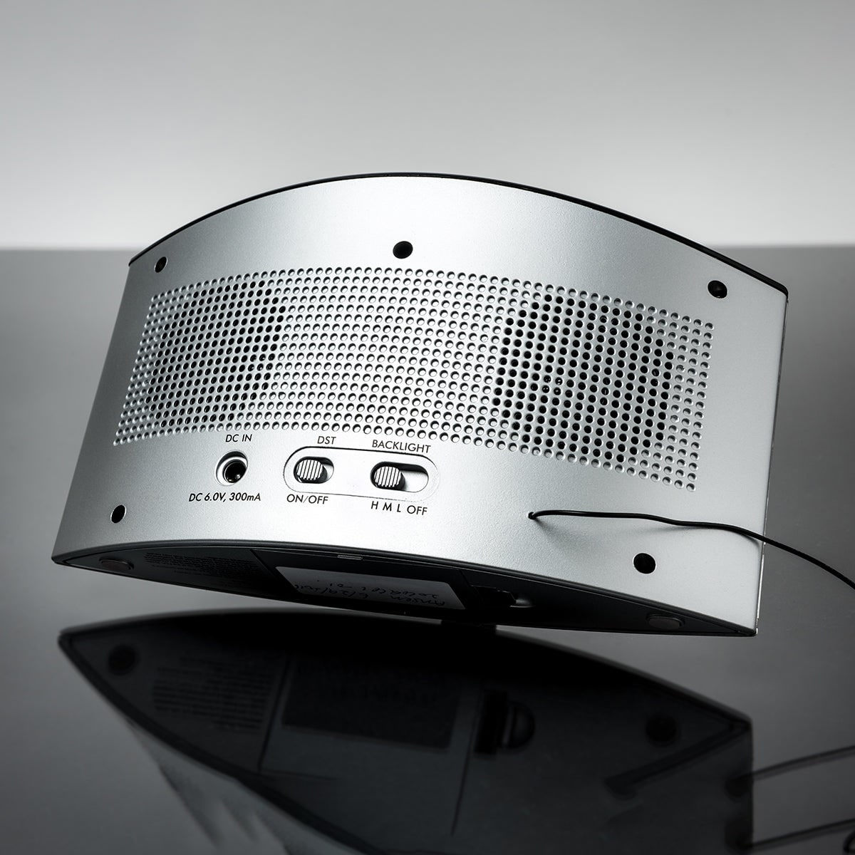Digital Alarm Clock Radio with Fm and Sound Machine Bedside with Calendar Display