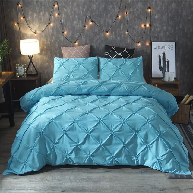 Duvet Cover King with Pintuck Pinch Pleat Design and Matching Pillow Shams California Set