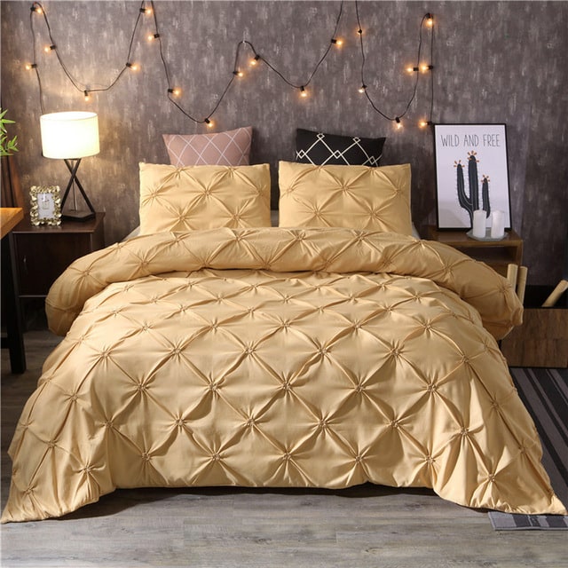 Duvet Cover King with Pintuck Pinch Pleat Design and Matching Pillow Shams California Set