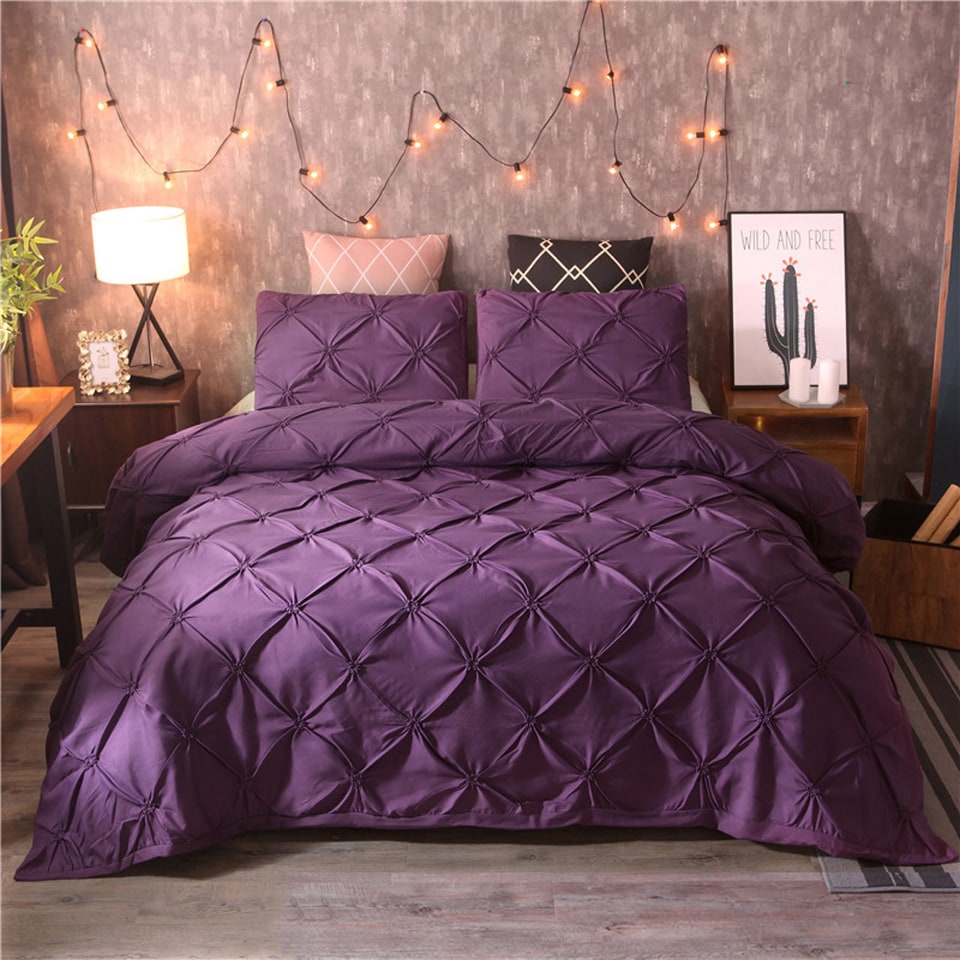 Duvet Cover King with Pintuck Pinch Pleat Design and Matching Pillow Shams California Set