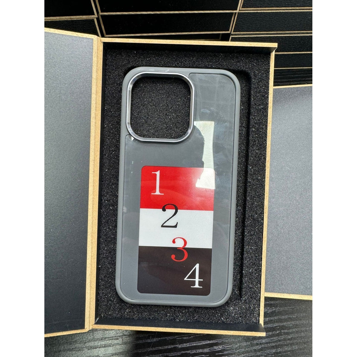 E-Ink Phone Case with Strap and Wallet Slot for Iphone 14 Pro Max Battery-Free Smart Display Cover