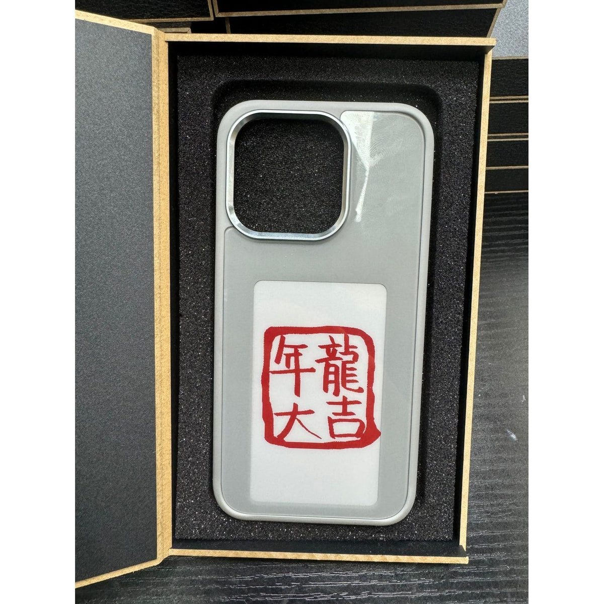E-Ink Phone Case with Strap and Wallet Slot for Iphone 14 Pro Max Battery-Free Smart Display Cover
