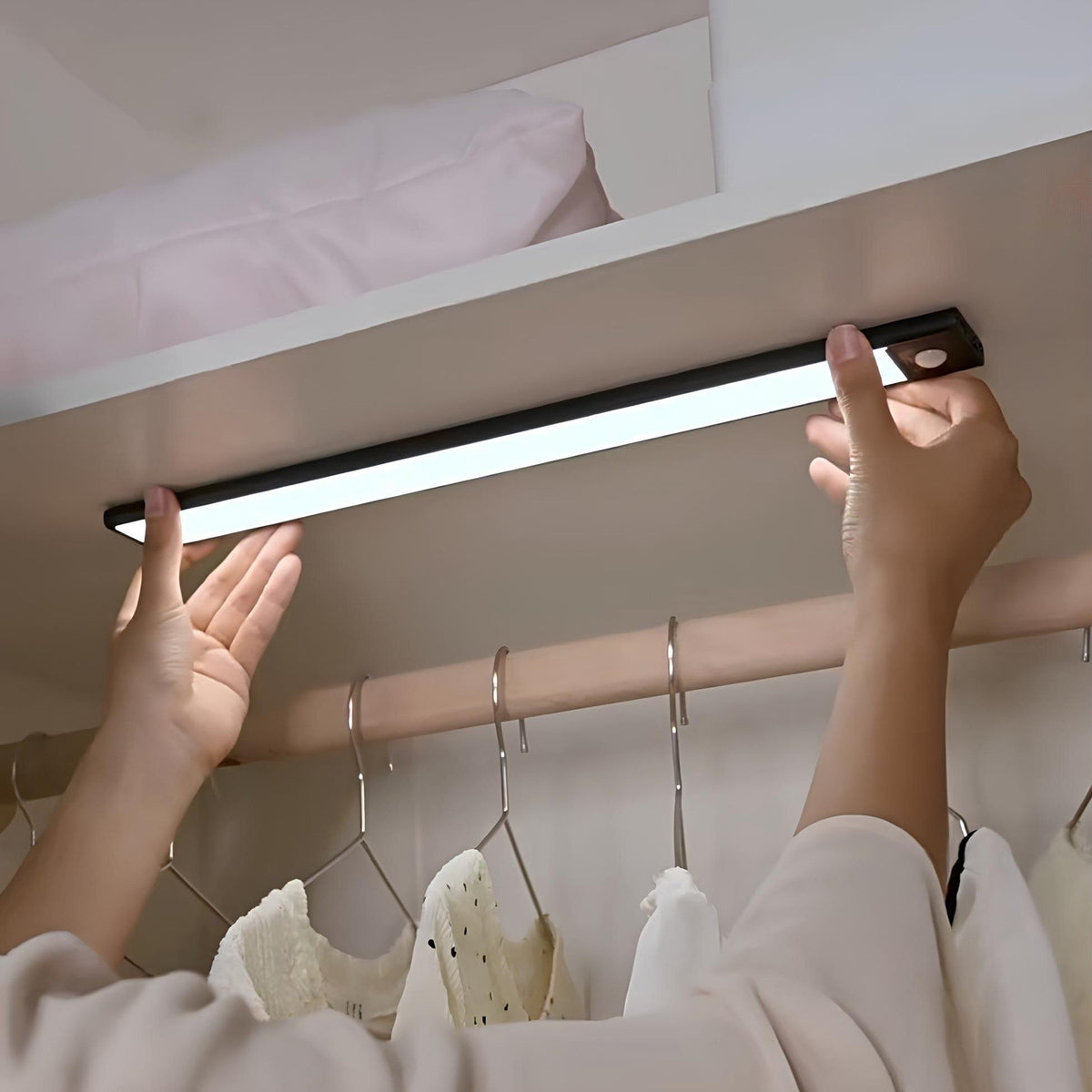 EasyStick Motion Light Cordless LED with Magnetic Mount