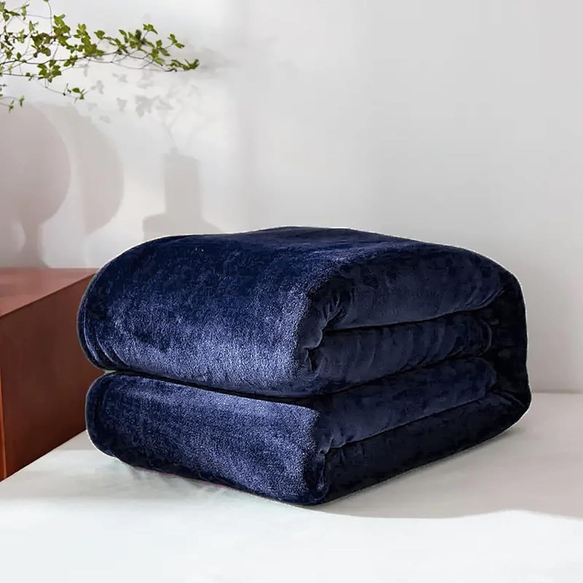 Fleece Faux Fur Super Soft Throw Blanket for Sofa and Bed Plush Lightweight Heated