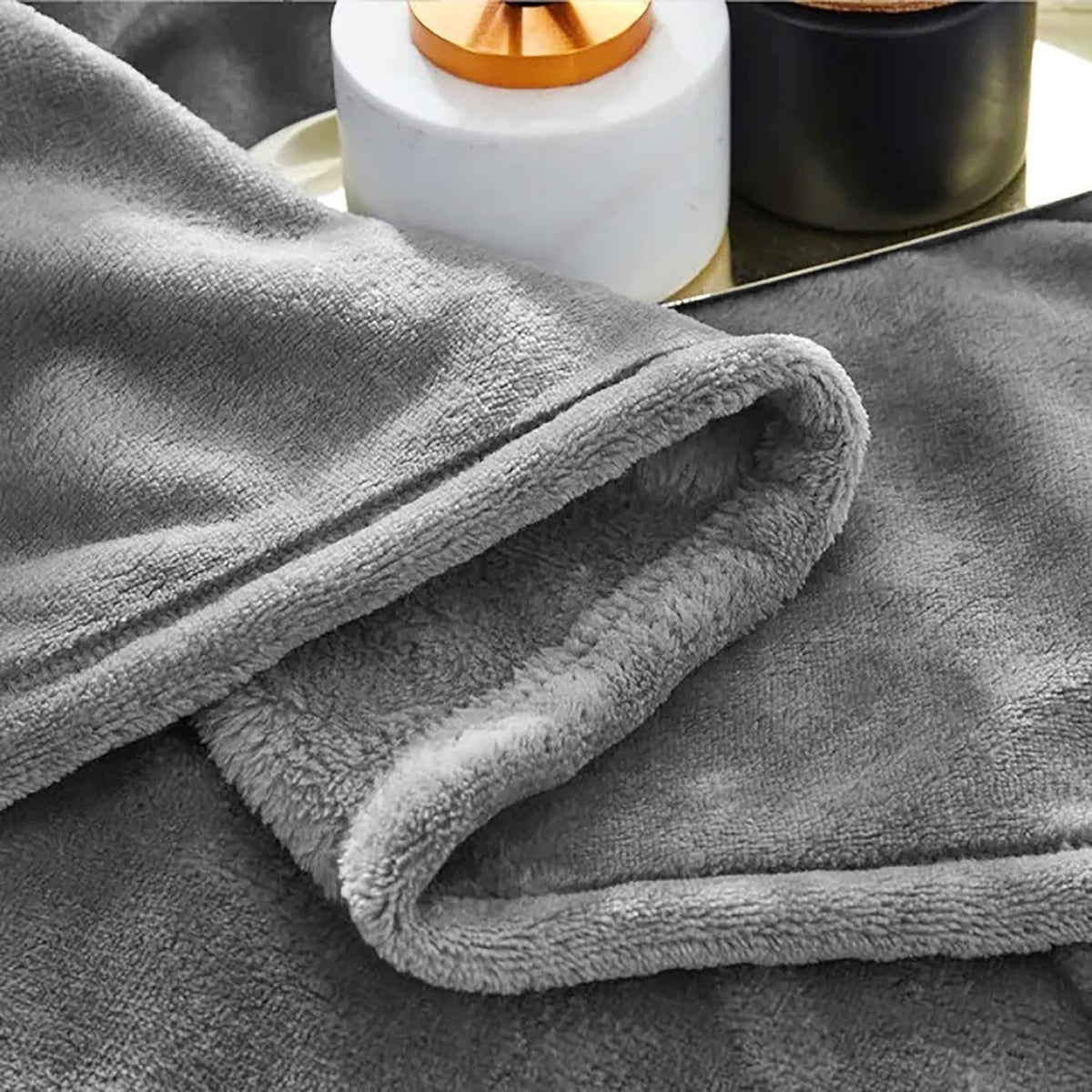 Fleece Faux Fur Super Soft Throw Blanket for Sofa and Bed Plush Lightweight Heated