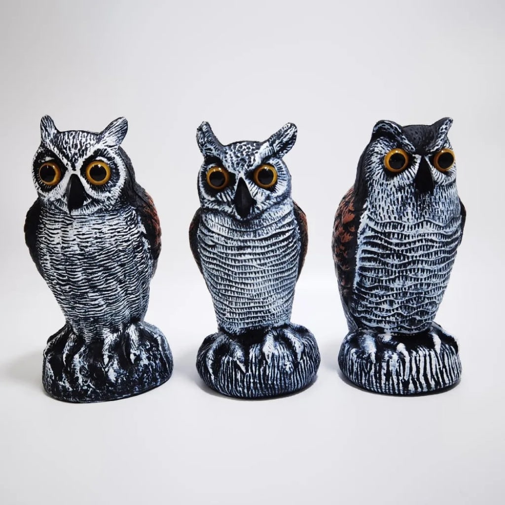 Halloween Garden Owl Statue Decoy with Realistic Design to Scare Birds Away Outdoor Yard Decoration
