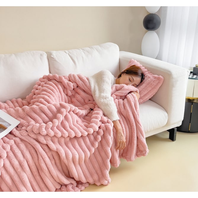 Luxury Faux Fur Throw Blanket with Double-Sided Plush Pile and Matching Pillowcase
