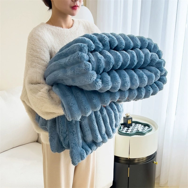 Luxury Faux Fur Throw Blanket with Double-Sided Plush Pile and Matching Pillowcase