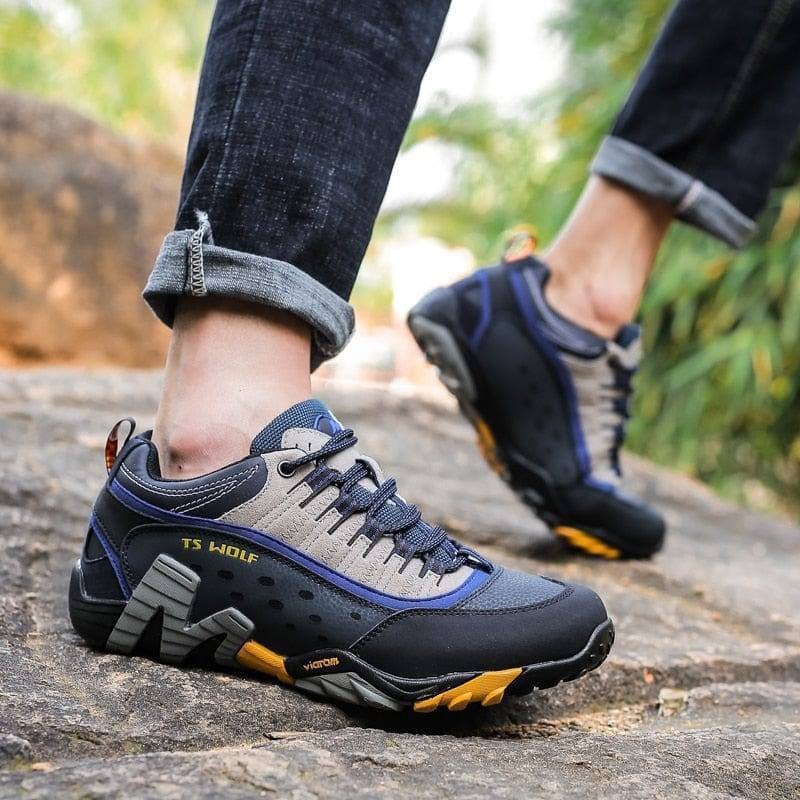 Men's Lightweight Waterproof Hiking Shoes with Lug Sole