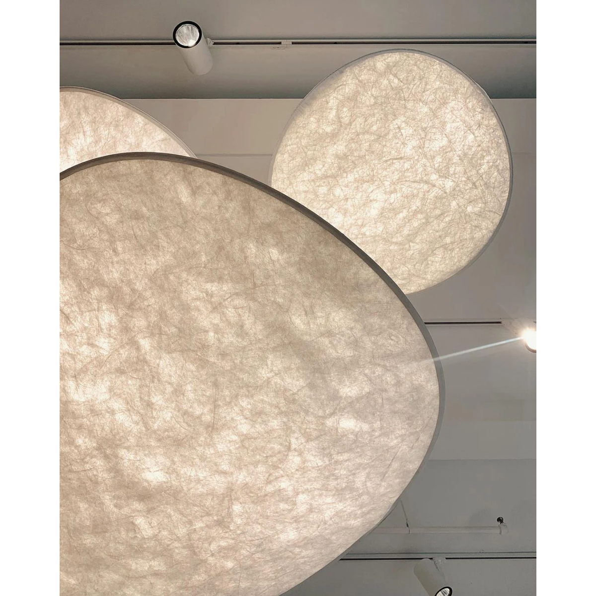 Pendant Light Fixture with Organic Wavy Shade for Kitchen Island and Hanging Spaces